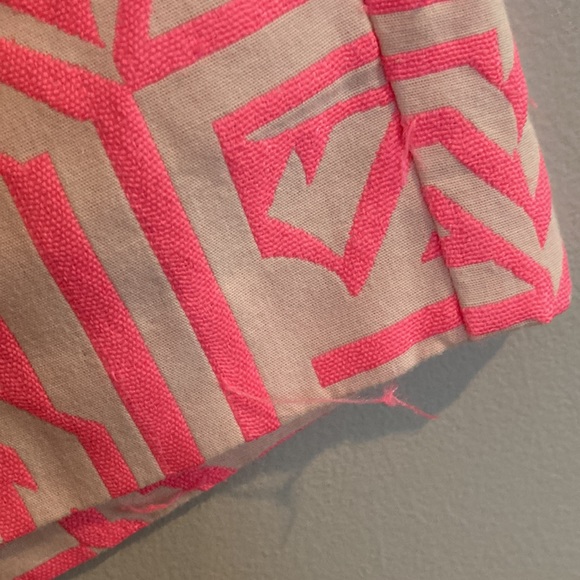2/$30 🩷 J Crew shorts 🩷 size 6 🩷 pink and white 🩷 textured - Picture 5 of 15